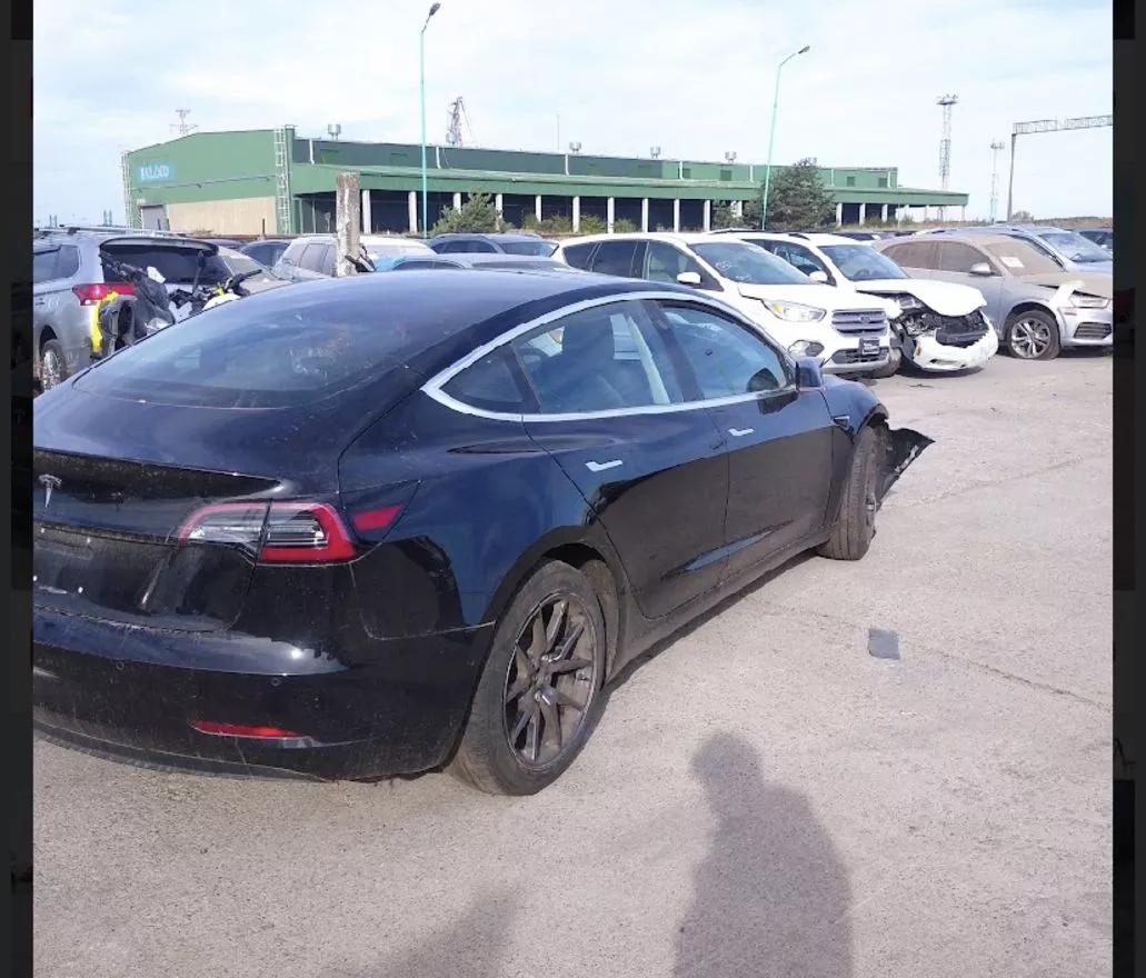 Tesla Model 3  75 kWh 2018thumbnail221