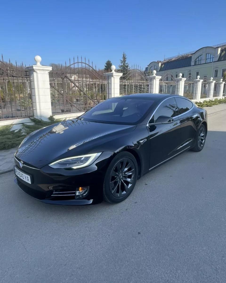 Tesla Model S  75 kWh 2018221