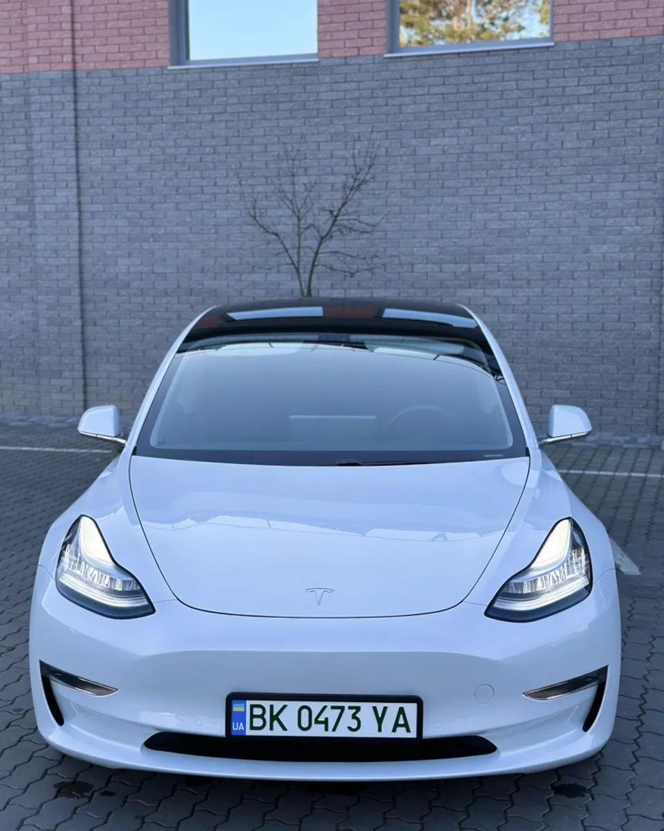 Tesla Model 3  2020161