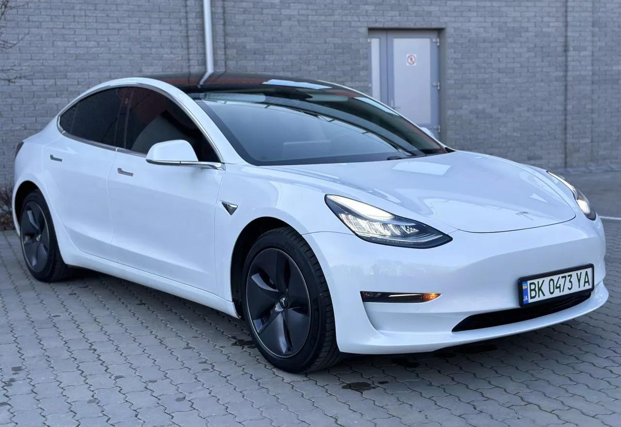 Tesla Model 3  2020171
