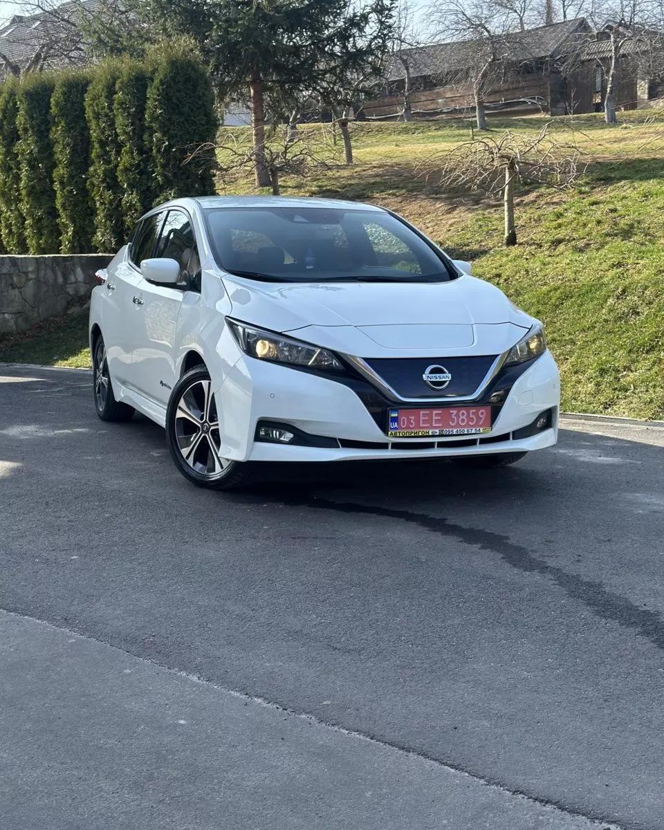 Nissan Leaf  40 kWh 2019thumbnail01