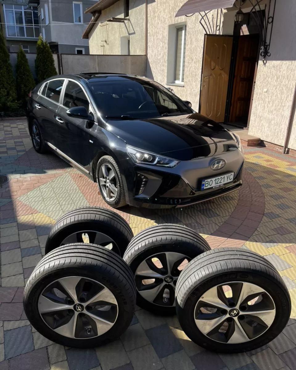 Hyundai Ioniq  28 kWh 2018221