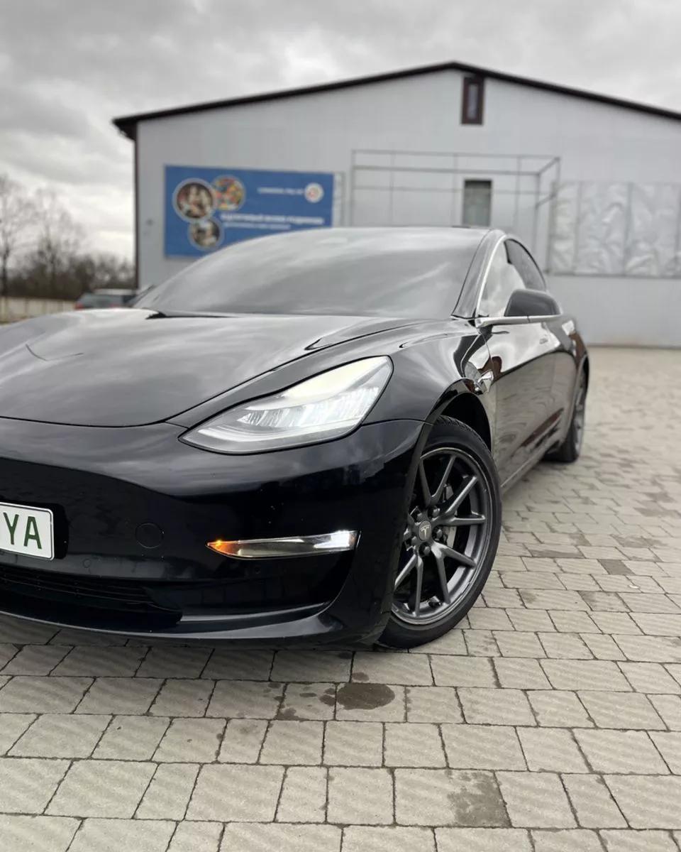 Tesla Model 3  62 kWh 201911