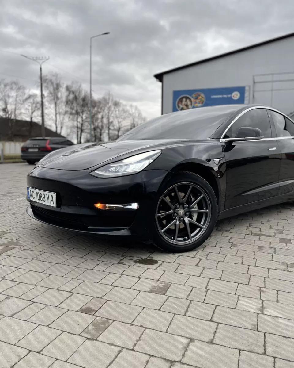 Tesla Model 3  62 kWh 201921