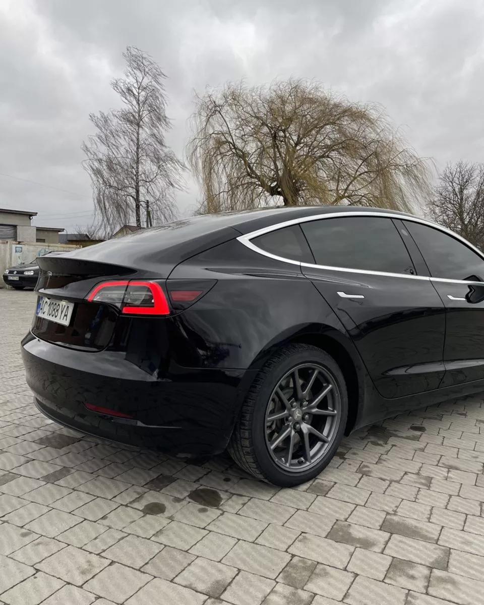 Tesla Model 3  62 kWh 2019thumbnail131