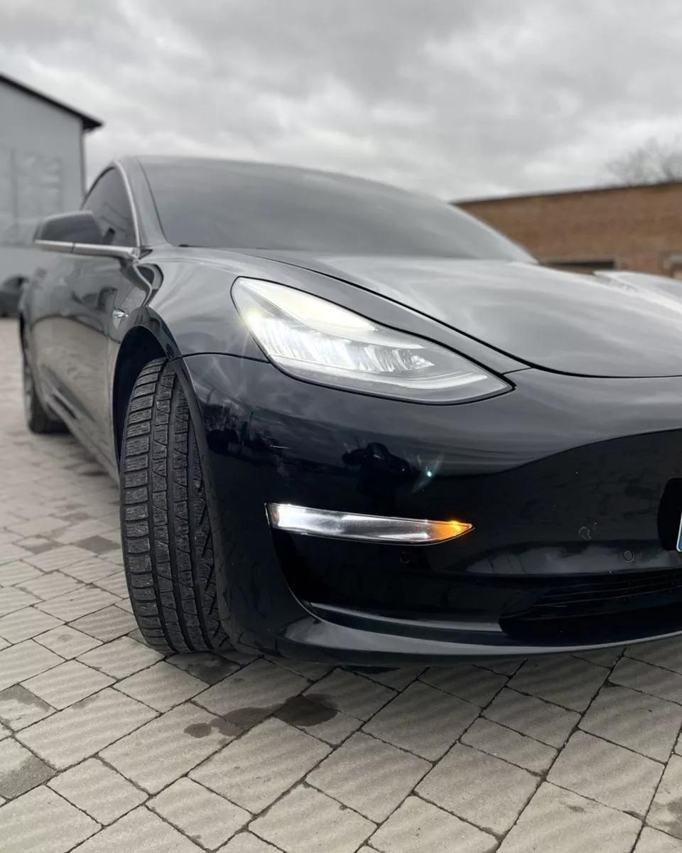 Tesla Model 3  62 kWh 2019thumbnail171
