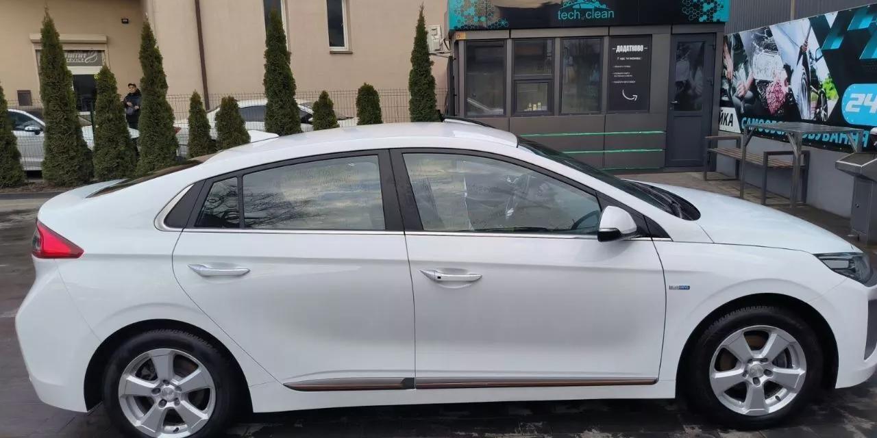 Hyundai Ioniq  28 kWh 201921