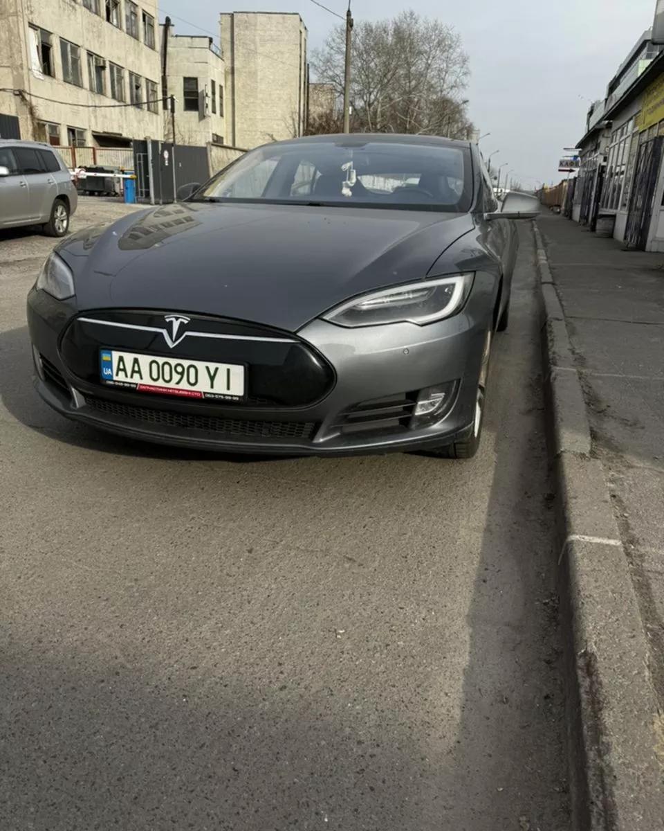 Tesla Model S  60 kWh 201301