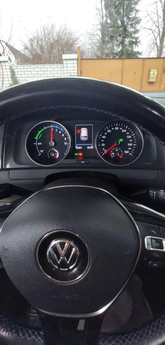 Volkswagen e-Golf  36 kWh 201781
