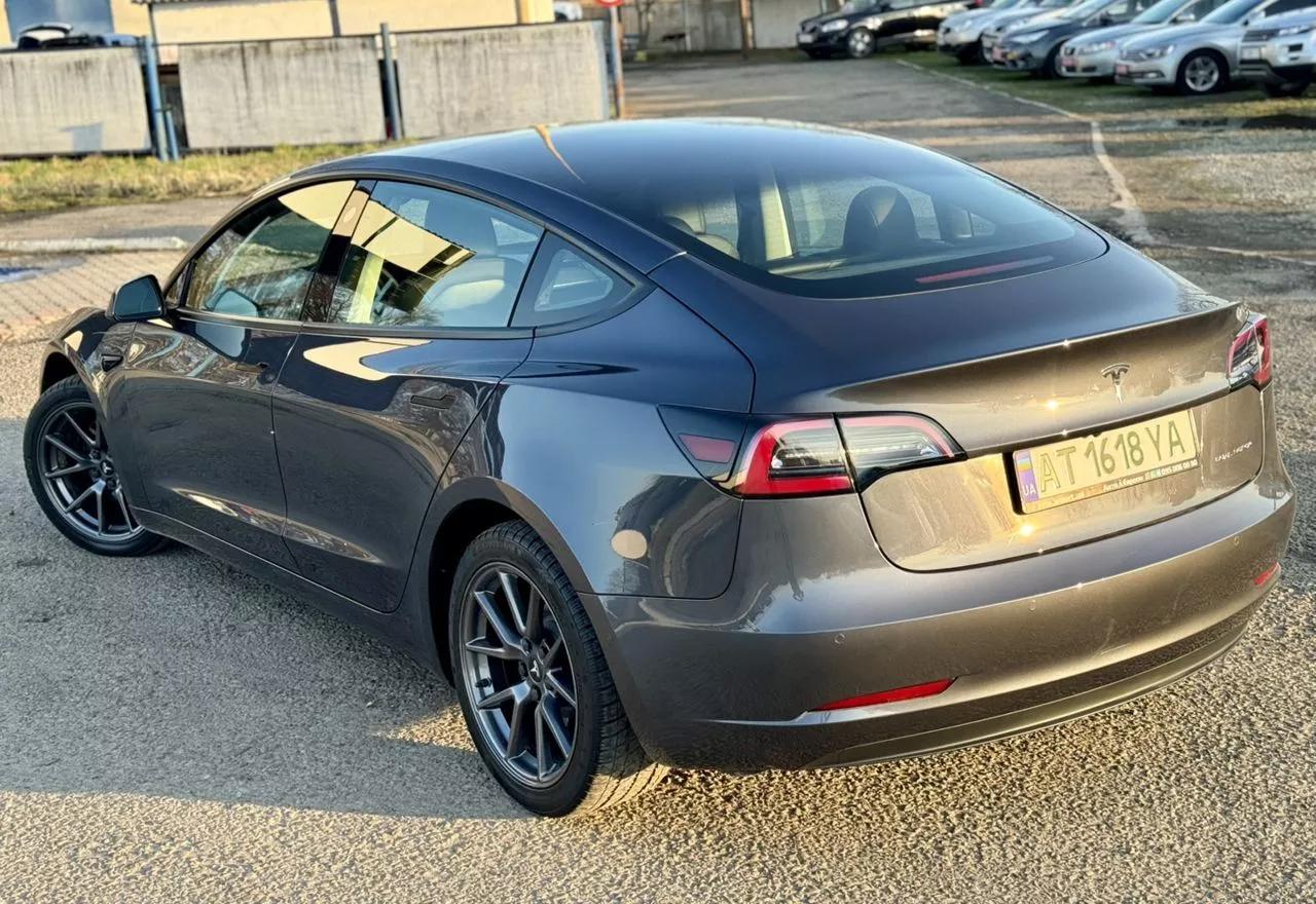 Tesla Model 3  80.5 kWh 2021221