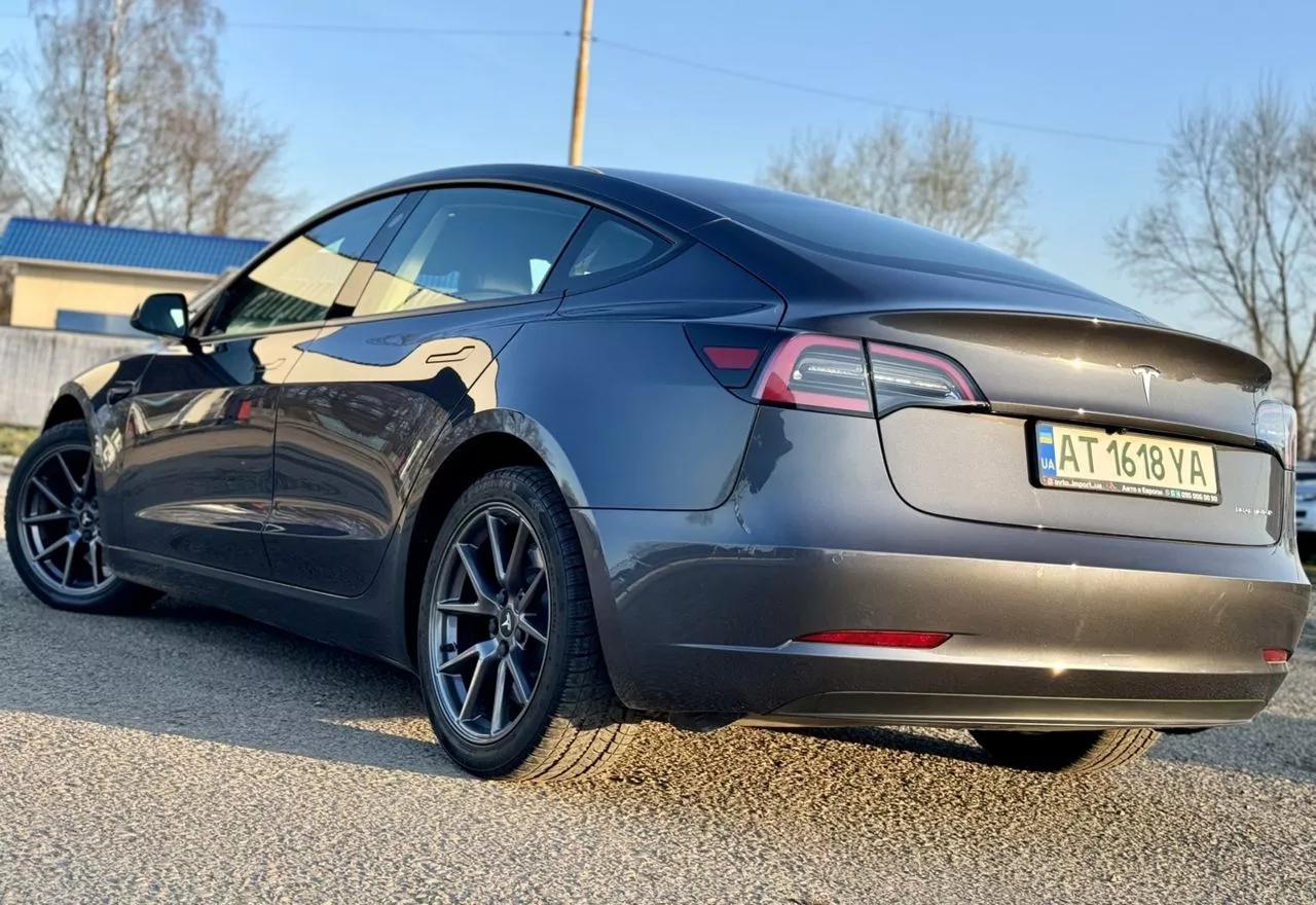 Tesla Model 3  80.5 kWh 2021231