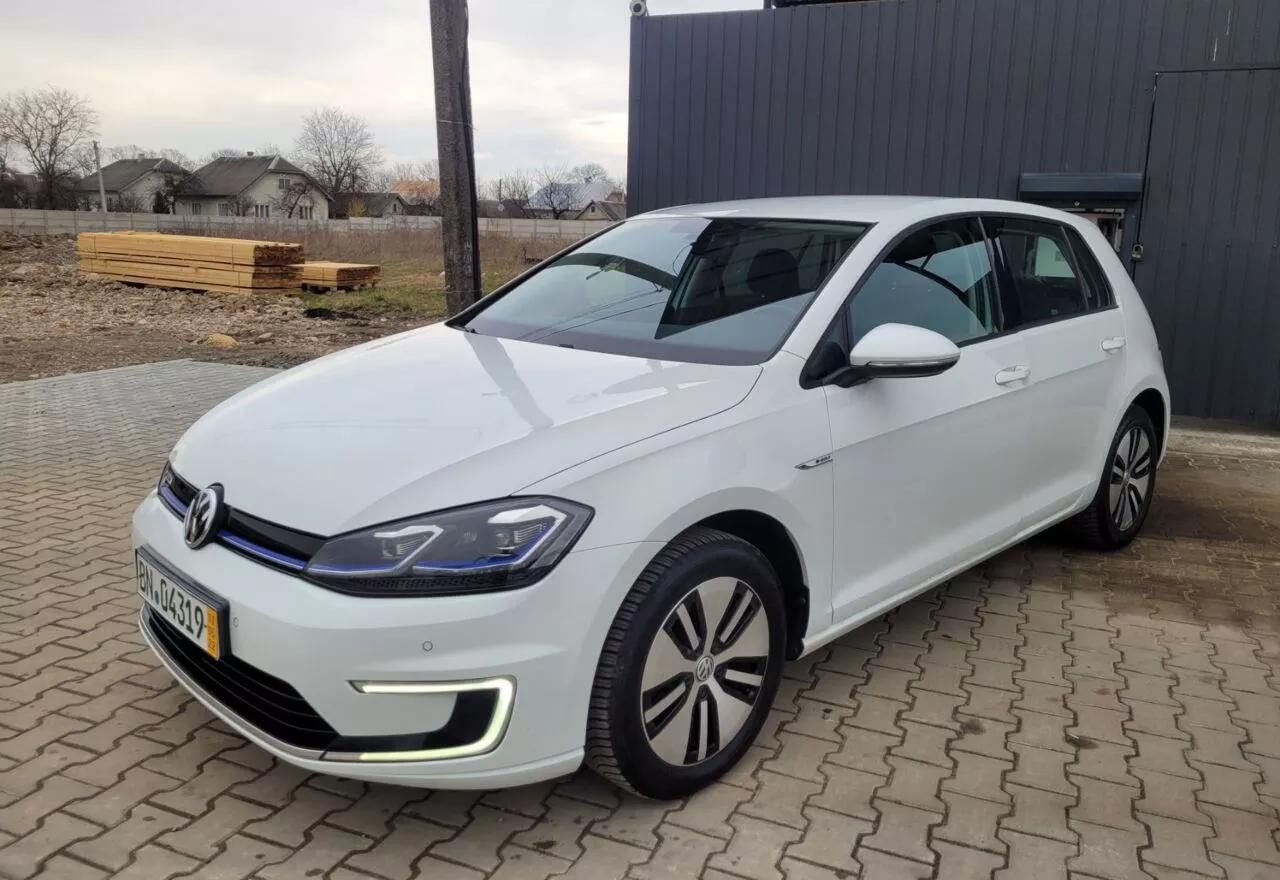 Volkswagen e-Golf  36 kWh 2017thumbnail01