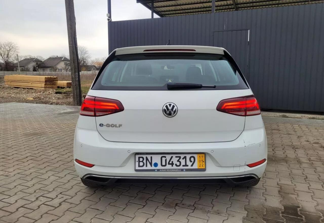 Volkswagen e-Golf  36 kWh 2017thumbnail171