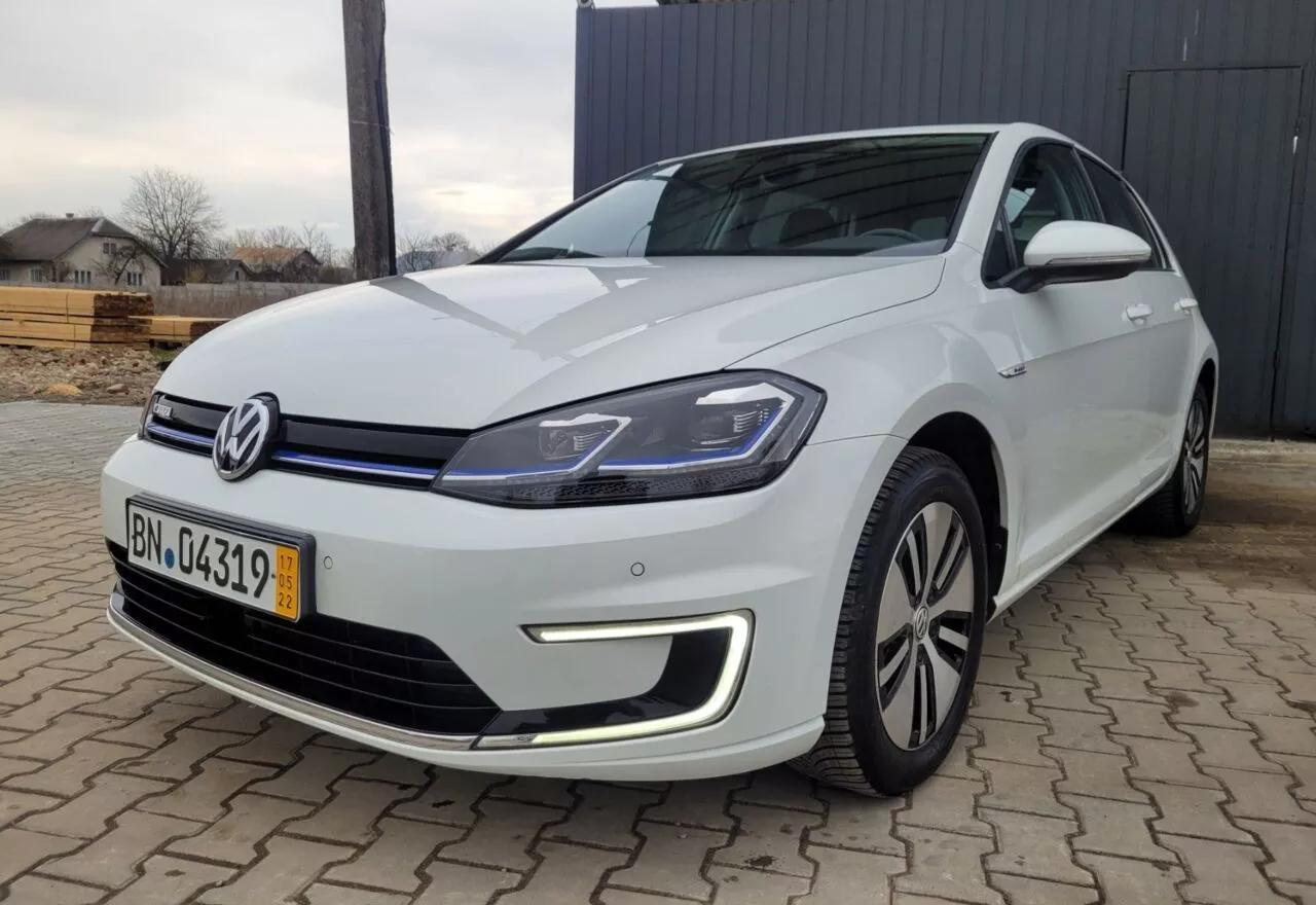 Volkswagen e-Golf  36 kWh 2017thumbnail241
