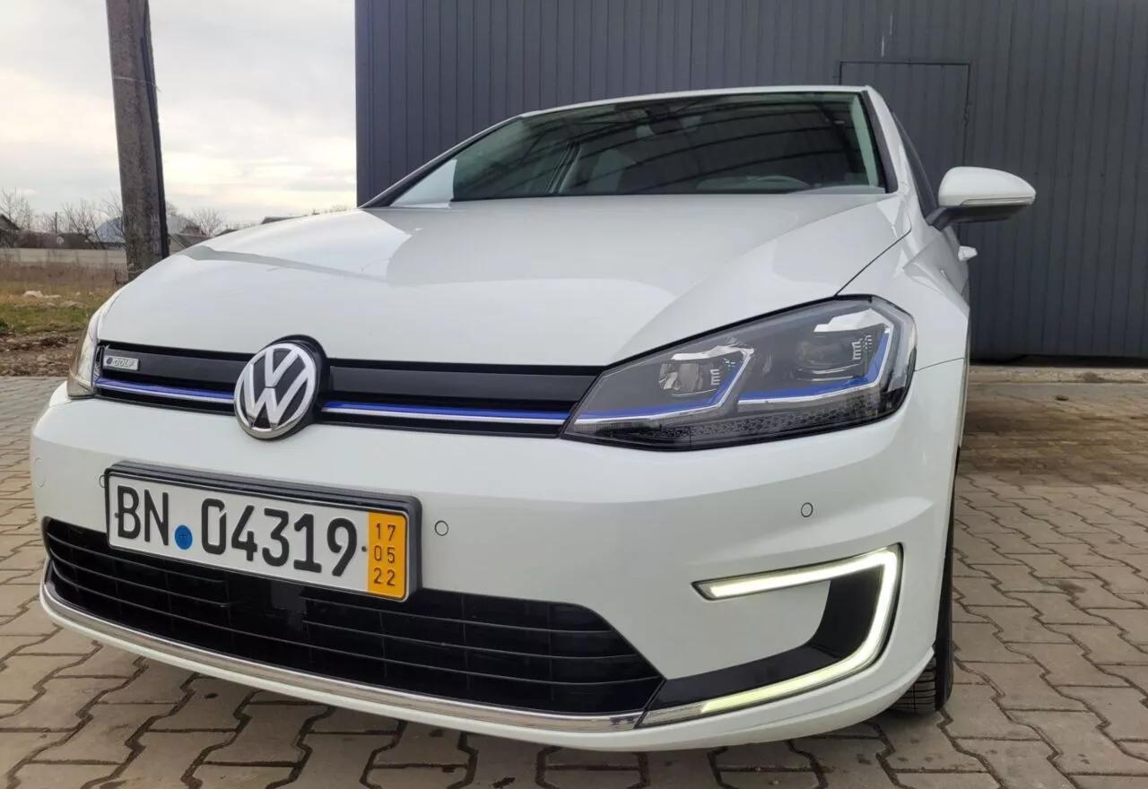 Volkswagen e-Golf  36 kWh 2017thumbnail251