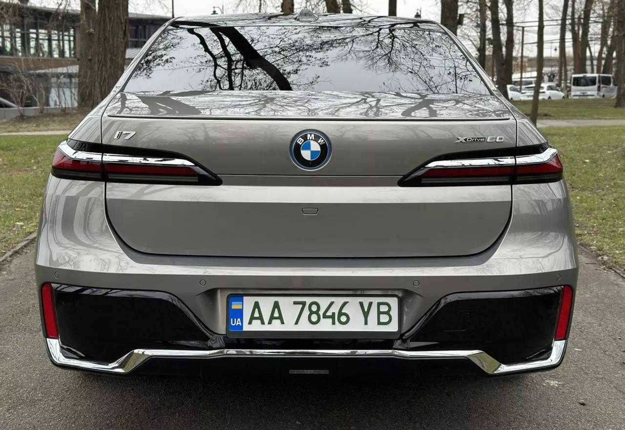 BMW i7  101.7 kWh 2022111