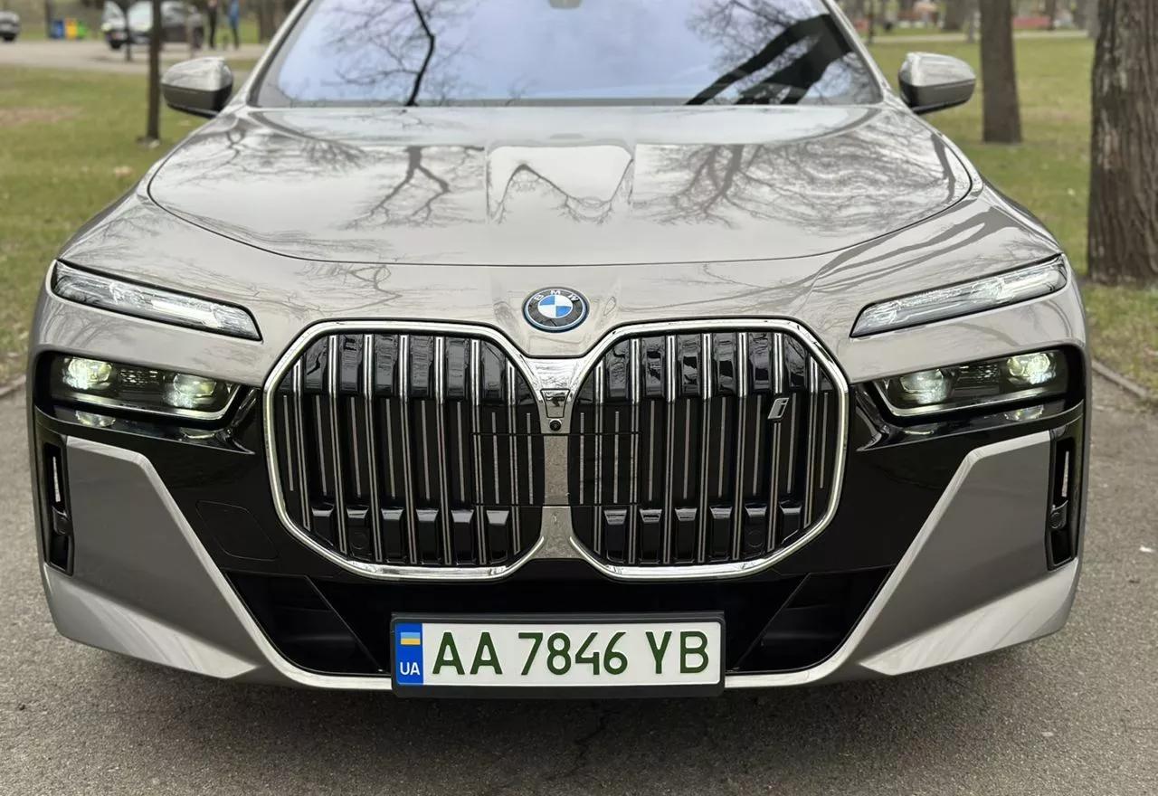 BMW i7  101.7 kWh 2022thumbnail181