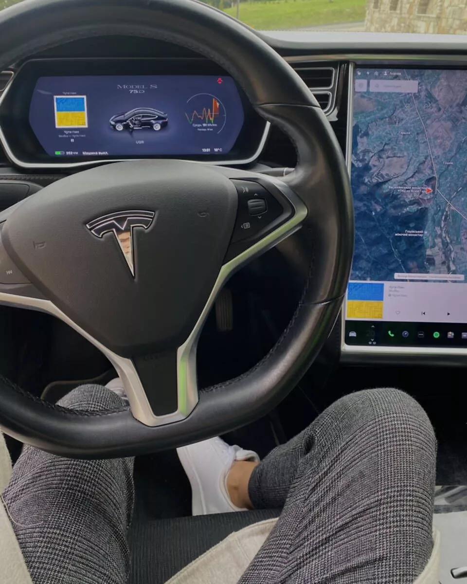 Tesla Model S  75 kWh 2017201