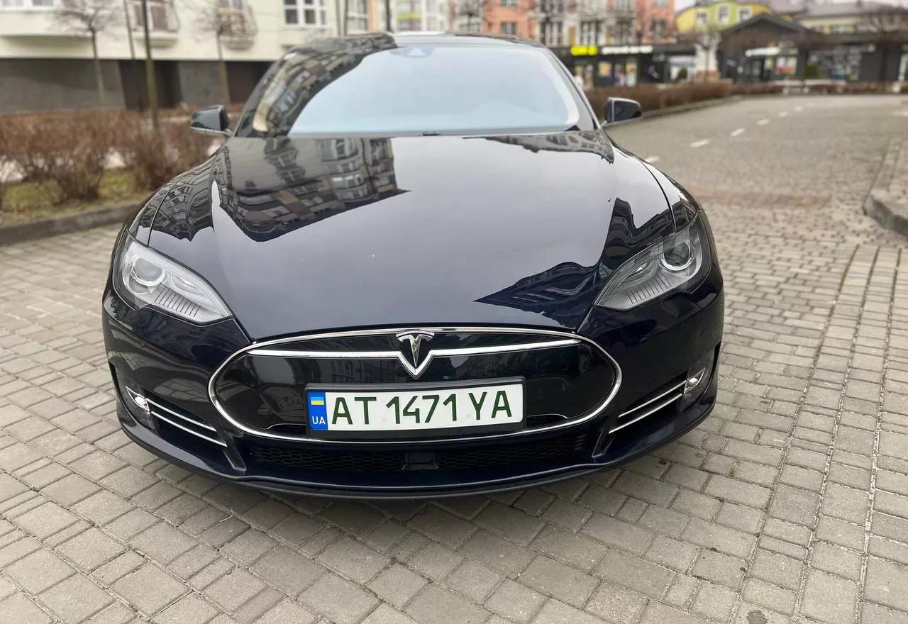 Tesla Model S  201541