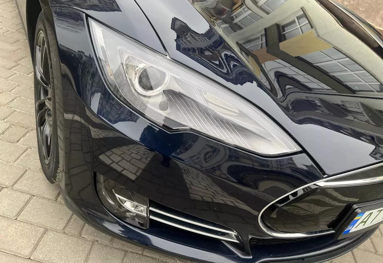 Tesla Model S  201571