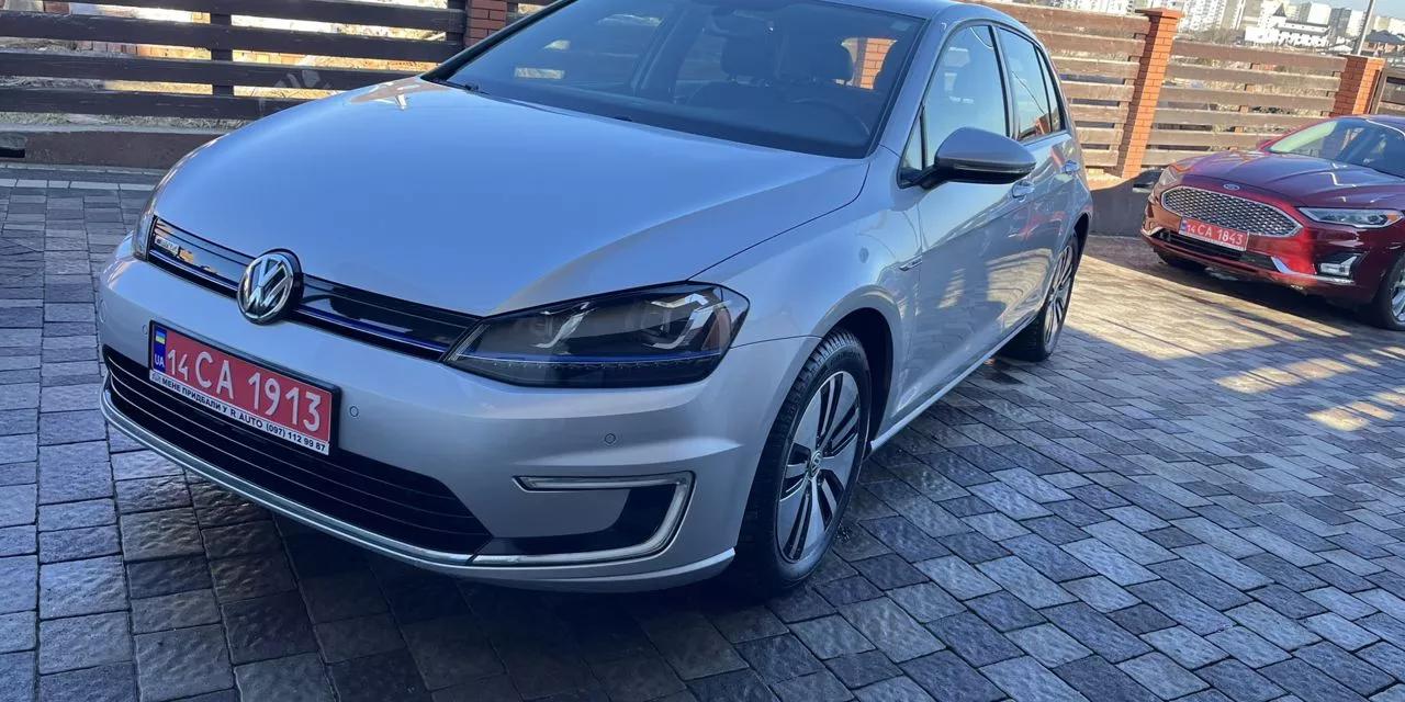 Volkswagen e-Golf  24 kWh 2015thumbnail121