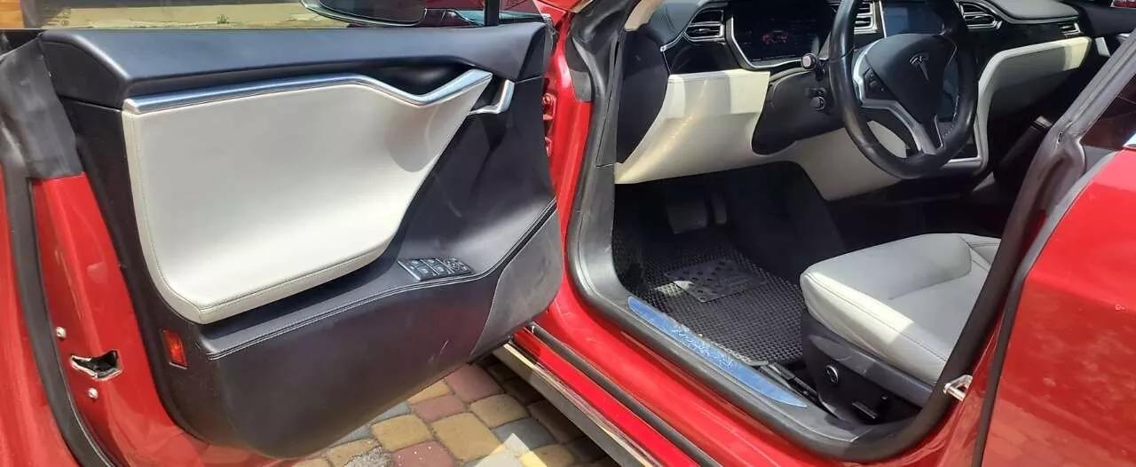 Tesla Model S  2016thumbnail81