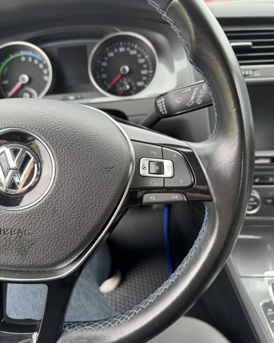 Volkswagen e-Golf  24 kWh 2014201