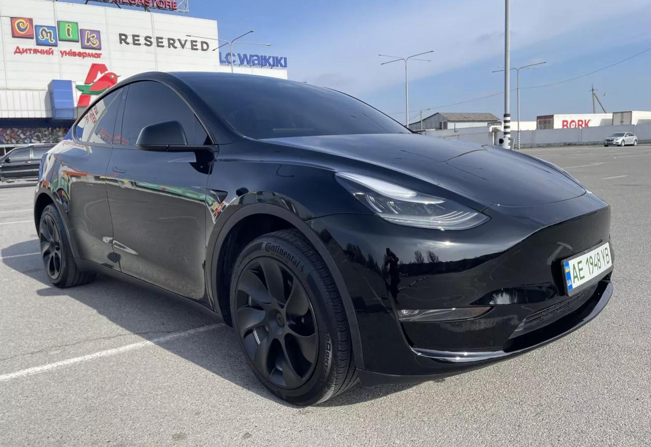 Tesla Model Y  80.5 kWh 2023211