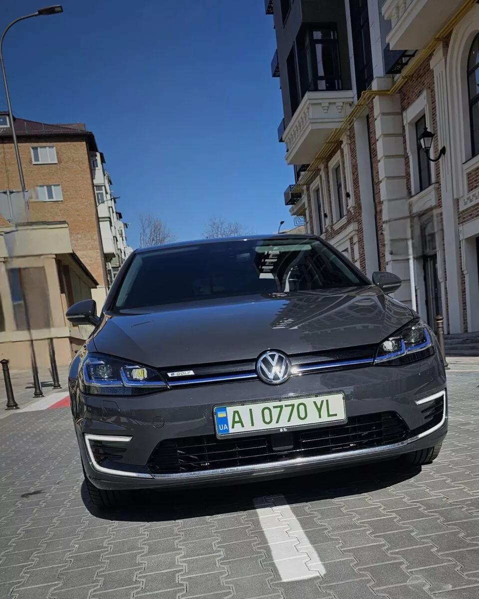 Volkswagen e-Golf  36 kWh 2020thumbnail11