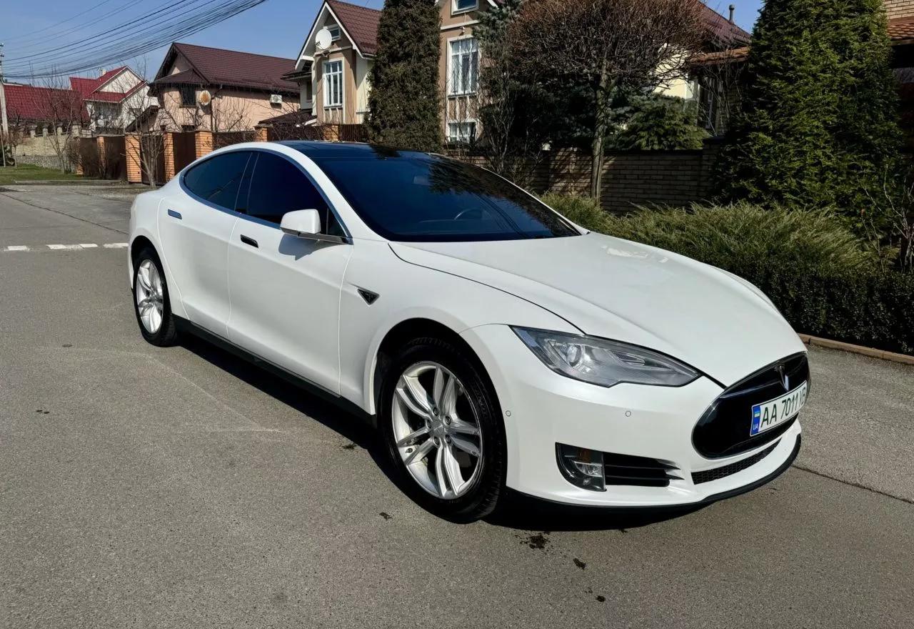 Tesla Model S  90 kWh 201511