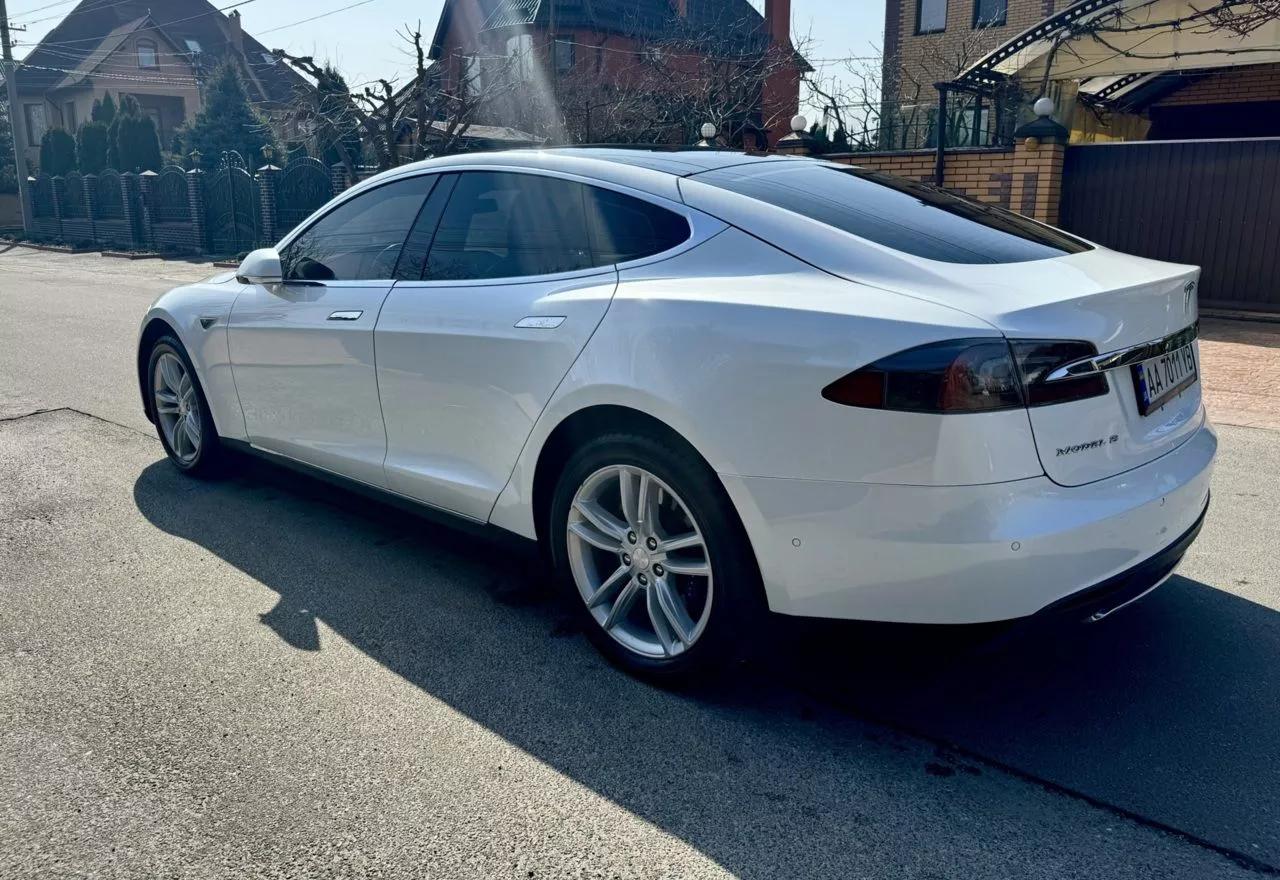 Tesla Model S  90 kWh 201531