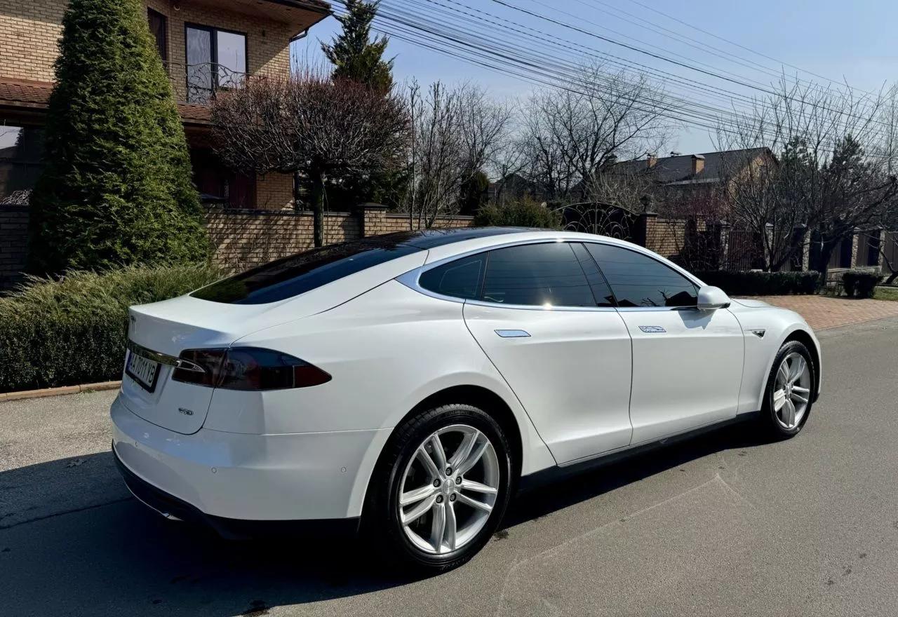 Tesla Model S  90 kWh 201541