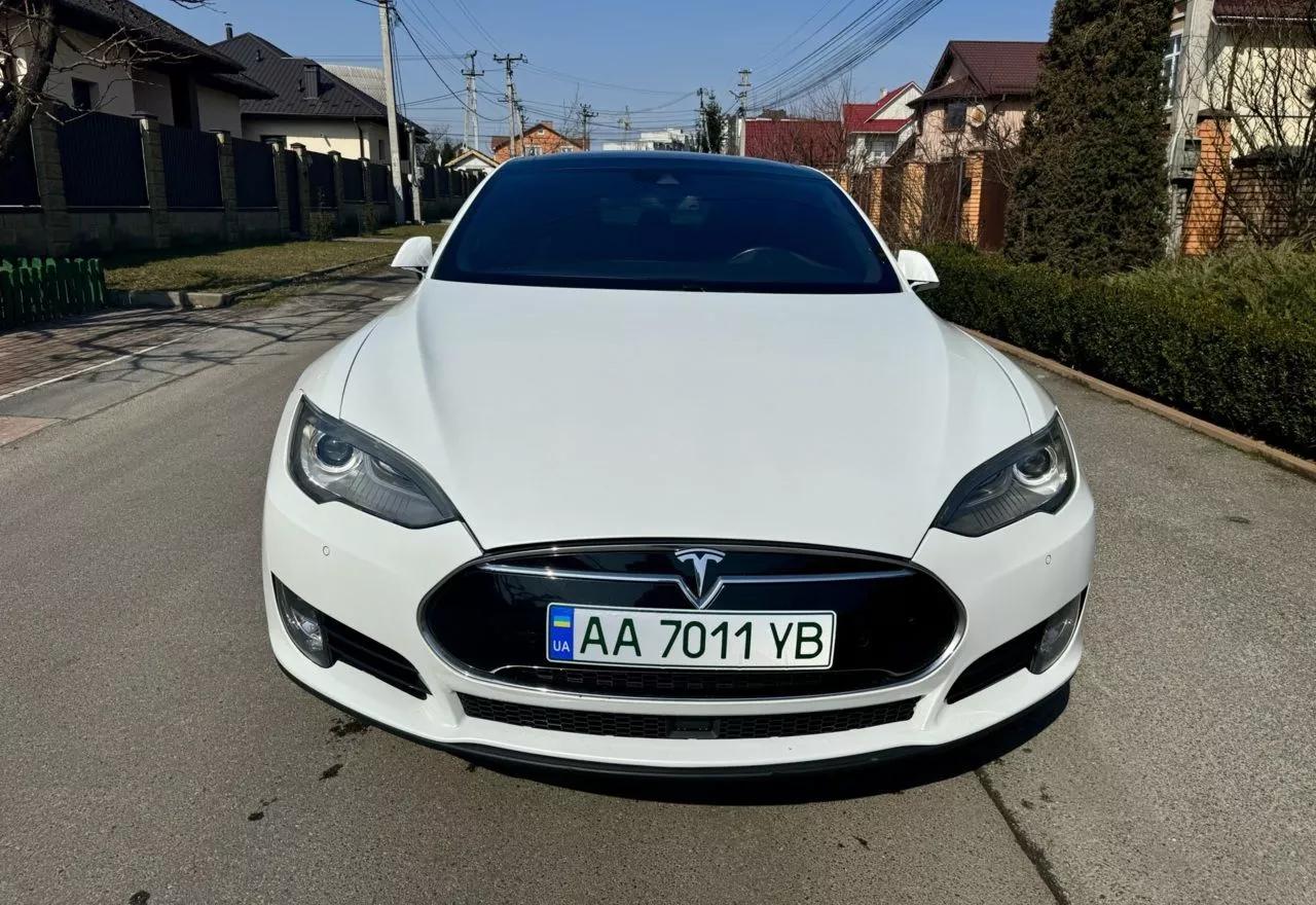 Tesla Model S  90 kWh 201551