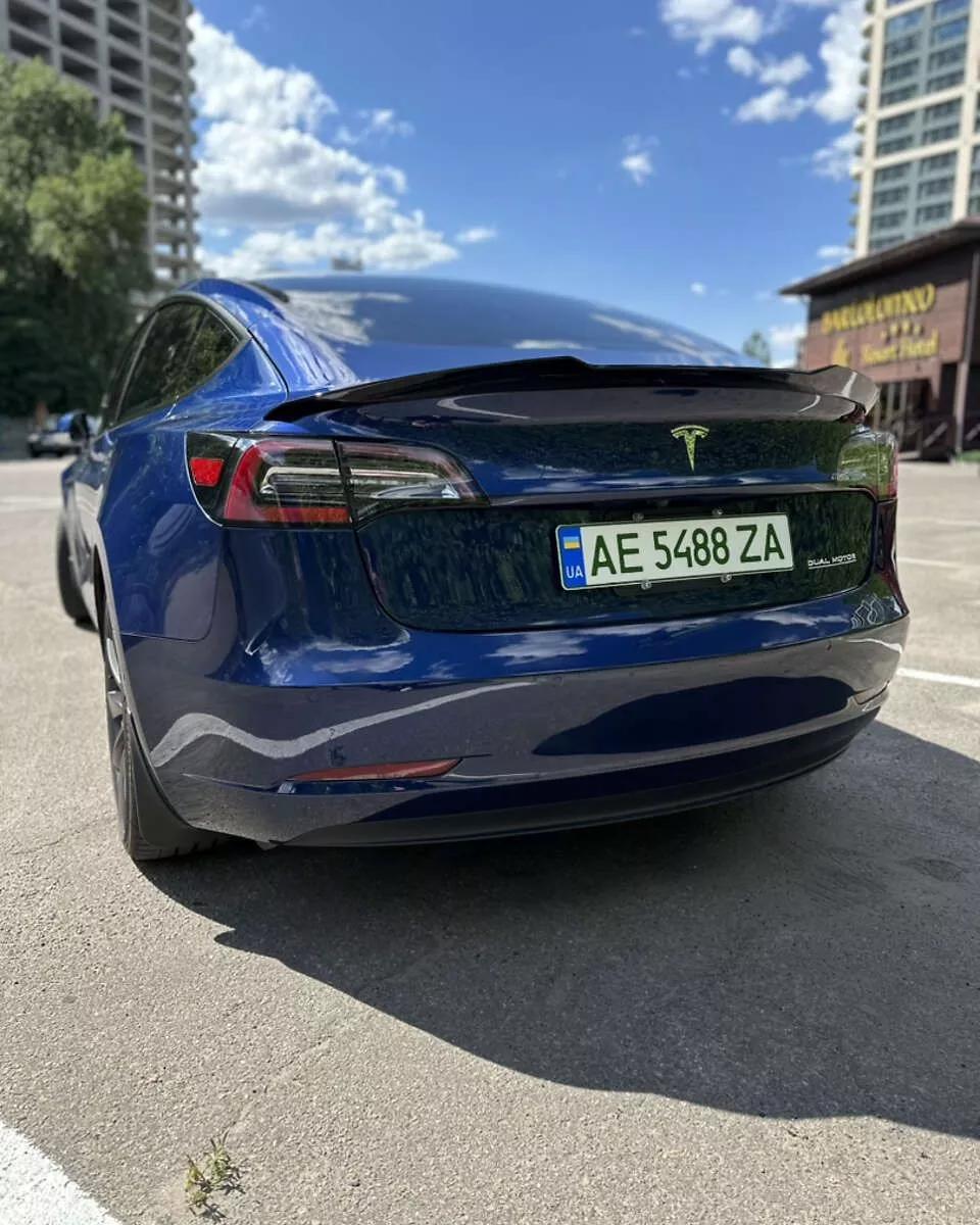Tesla Model 3  202031