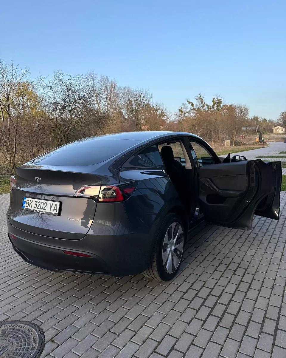 Tesla Model Y  80.5 kWh 2022111