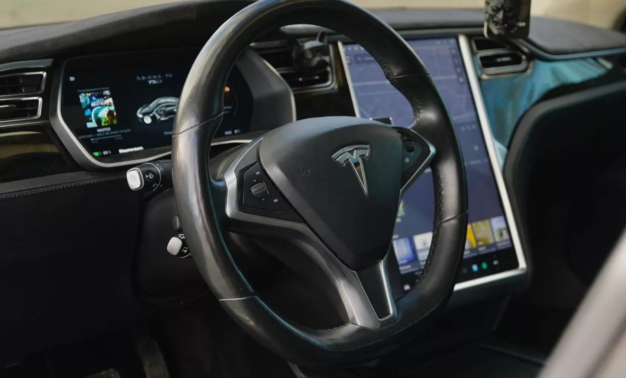 Tesla Model S  75 kWh 2016201