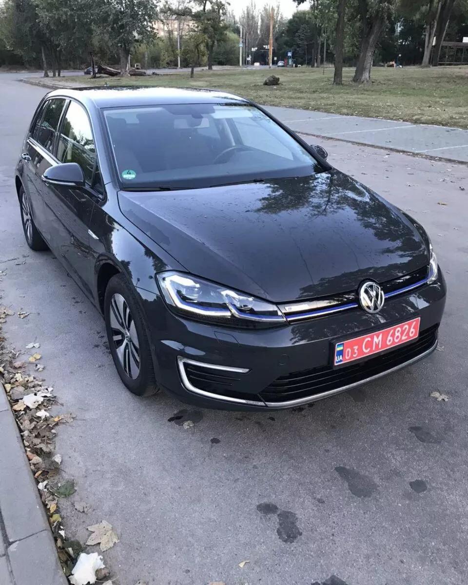 Volkswagen e-Golf  2020121