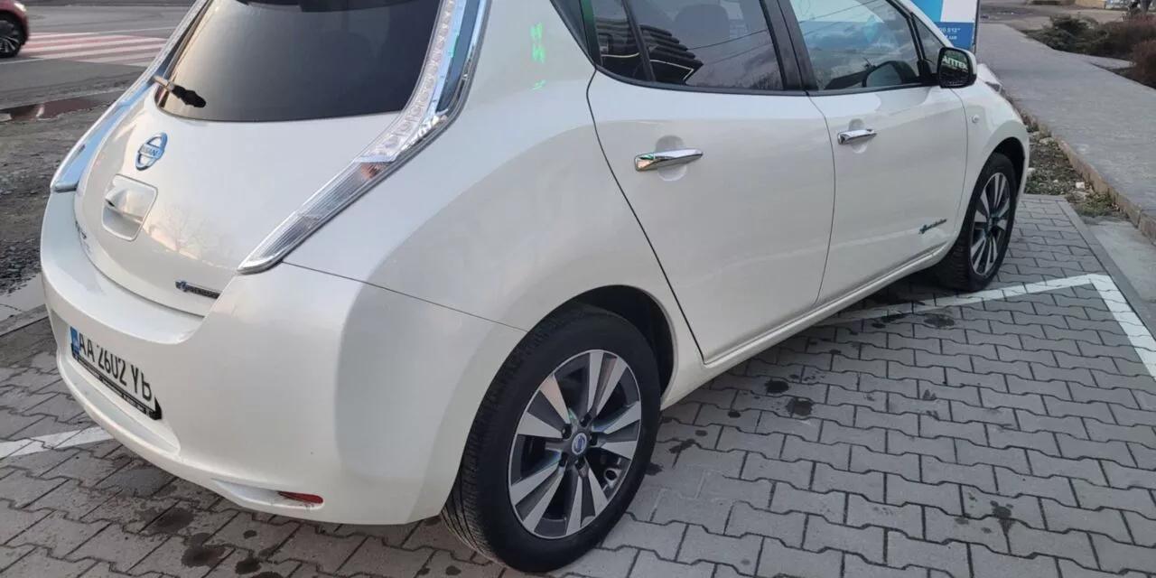 Nissan Leaf  24 kWh 201381
