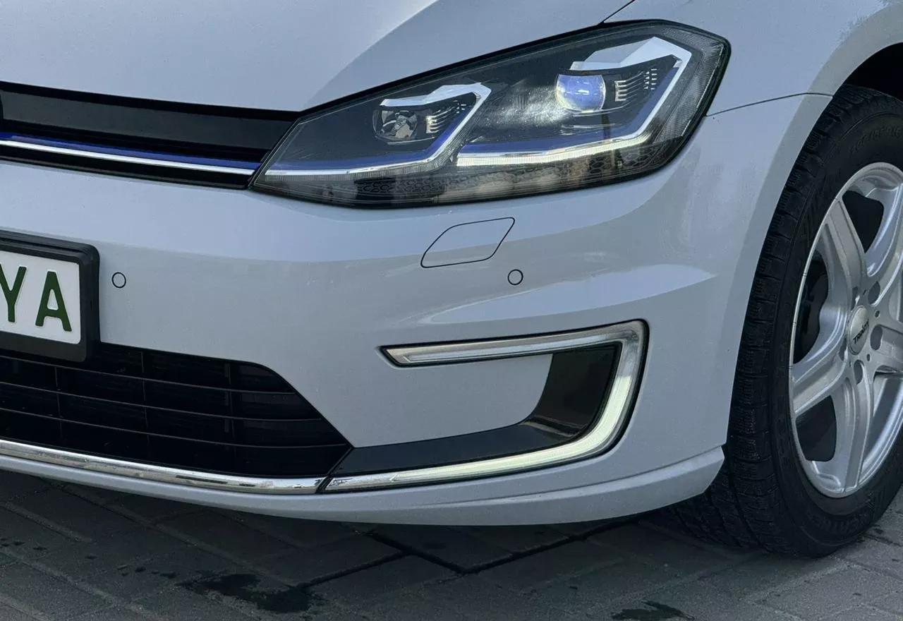 Volkswagen e-Golf  37 kWh 2018thumbnail71