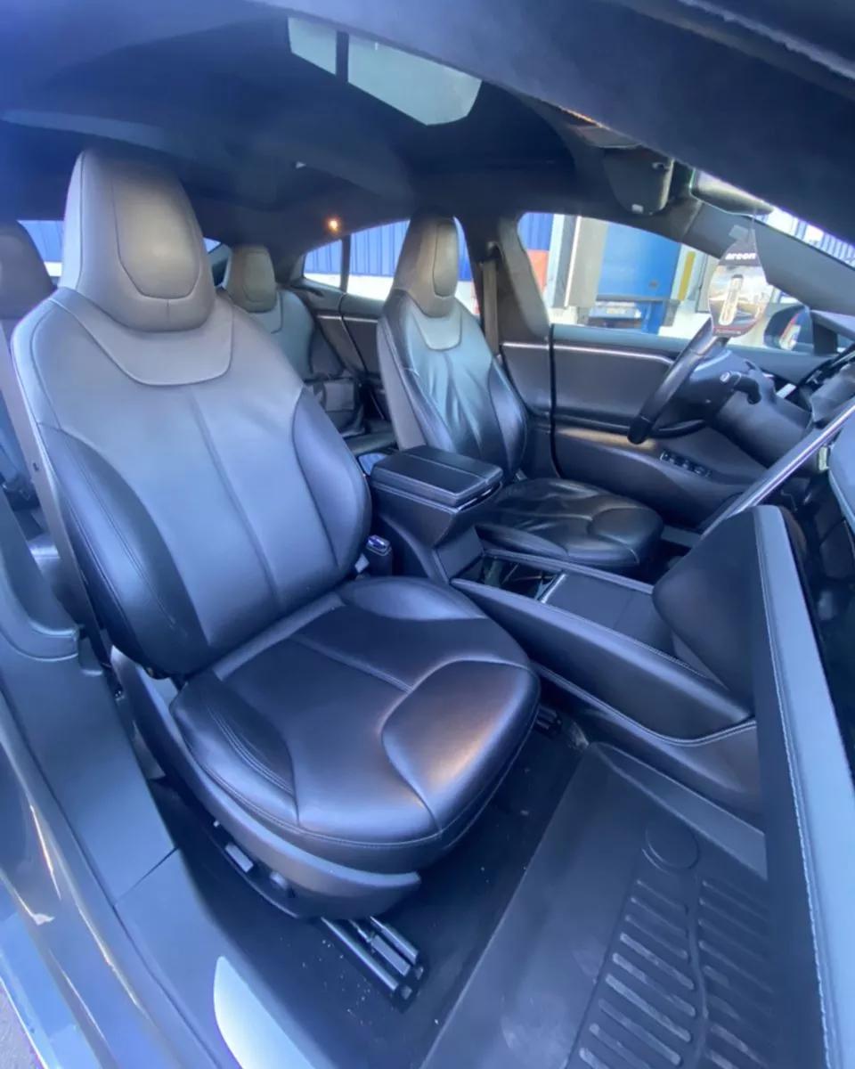 Tesla Model S  85 kWh 2015181