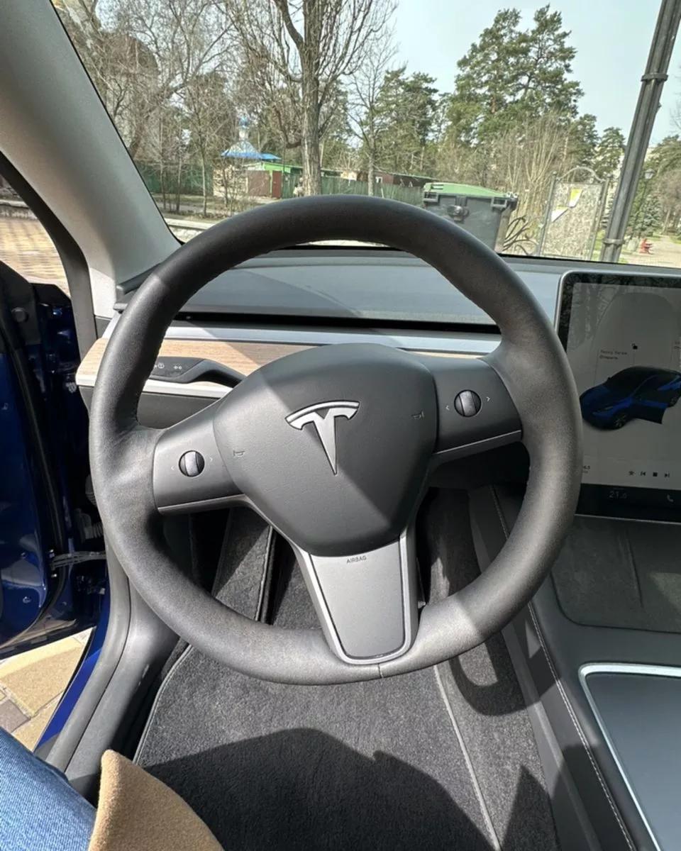 Tesla Model Y  75 kWh 2021211