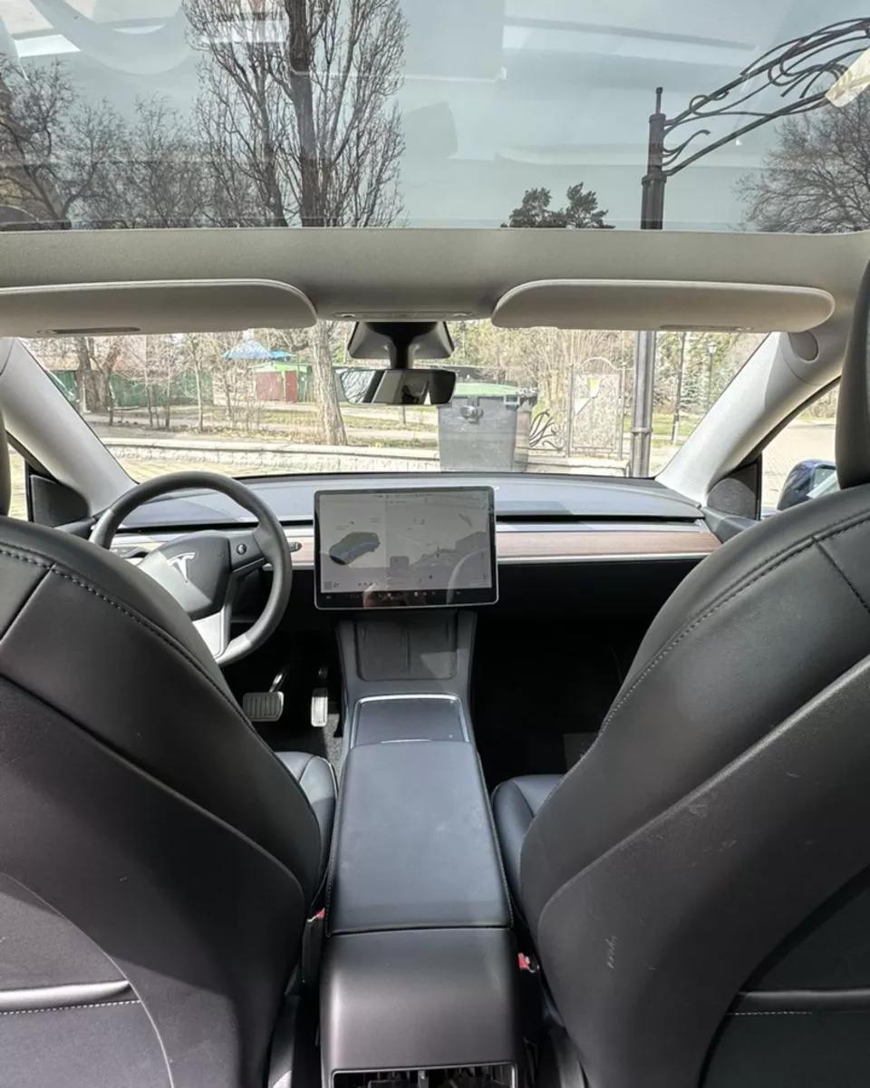 Tesla Model Y  75 kWh 2021261