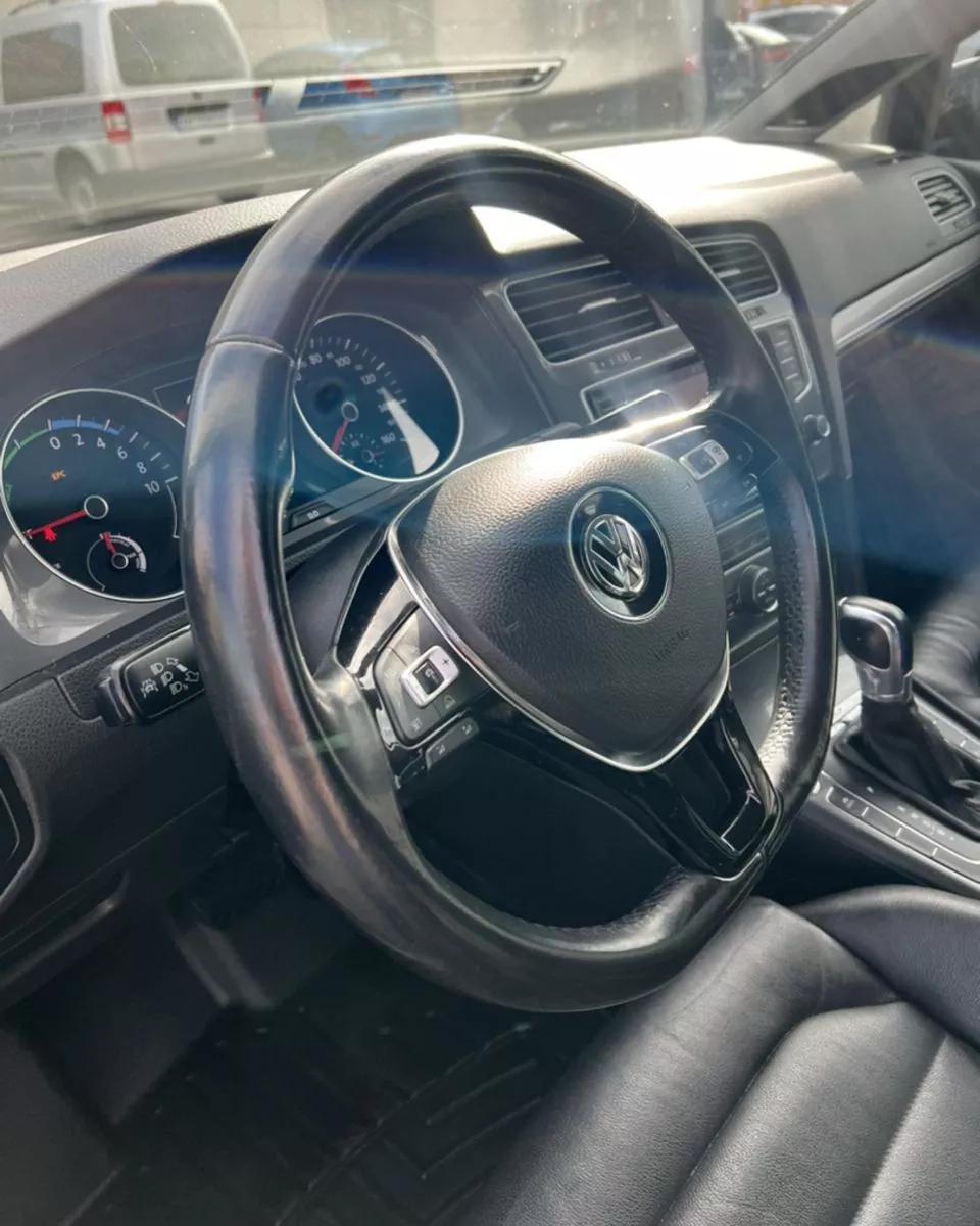 Volkswagen e-Golf  24 kWh 2015211