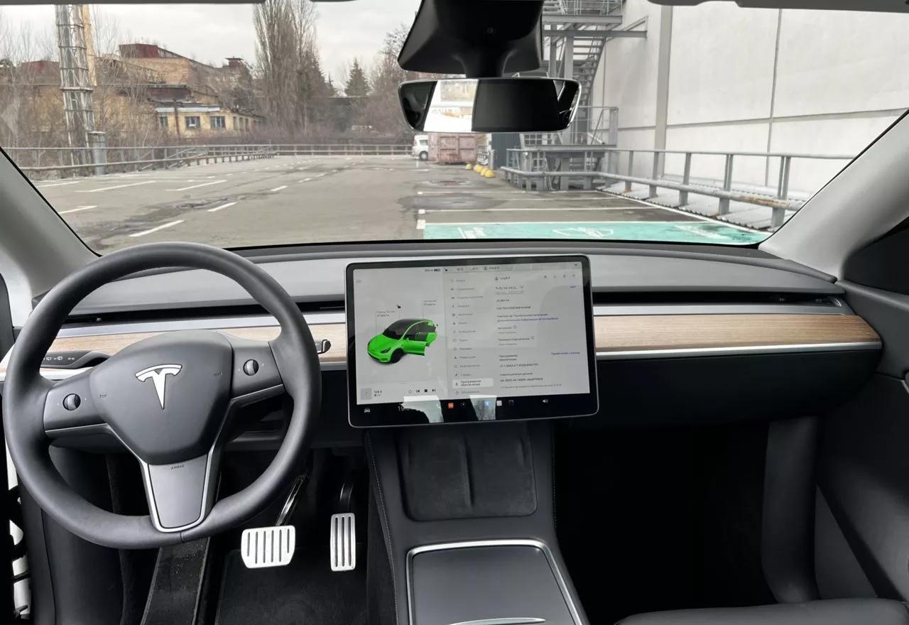 Tesla Model Y  82 kWh 2022181
