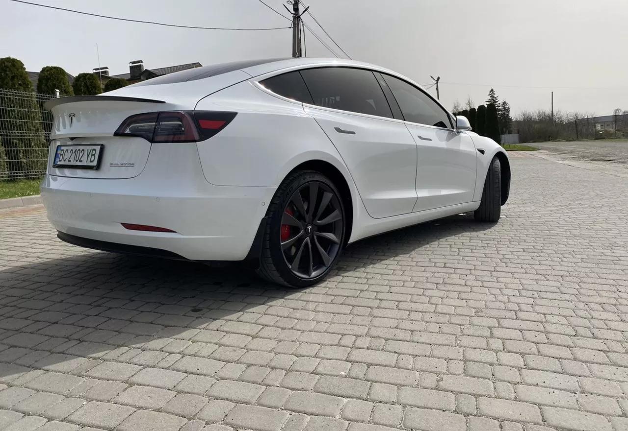 Tesla Model 3  80.5 kWh 2019111
