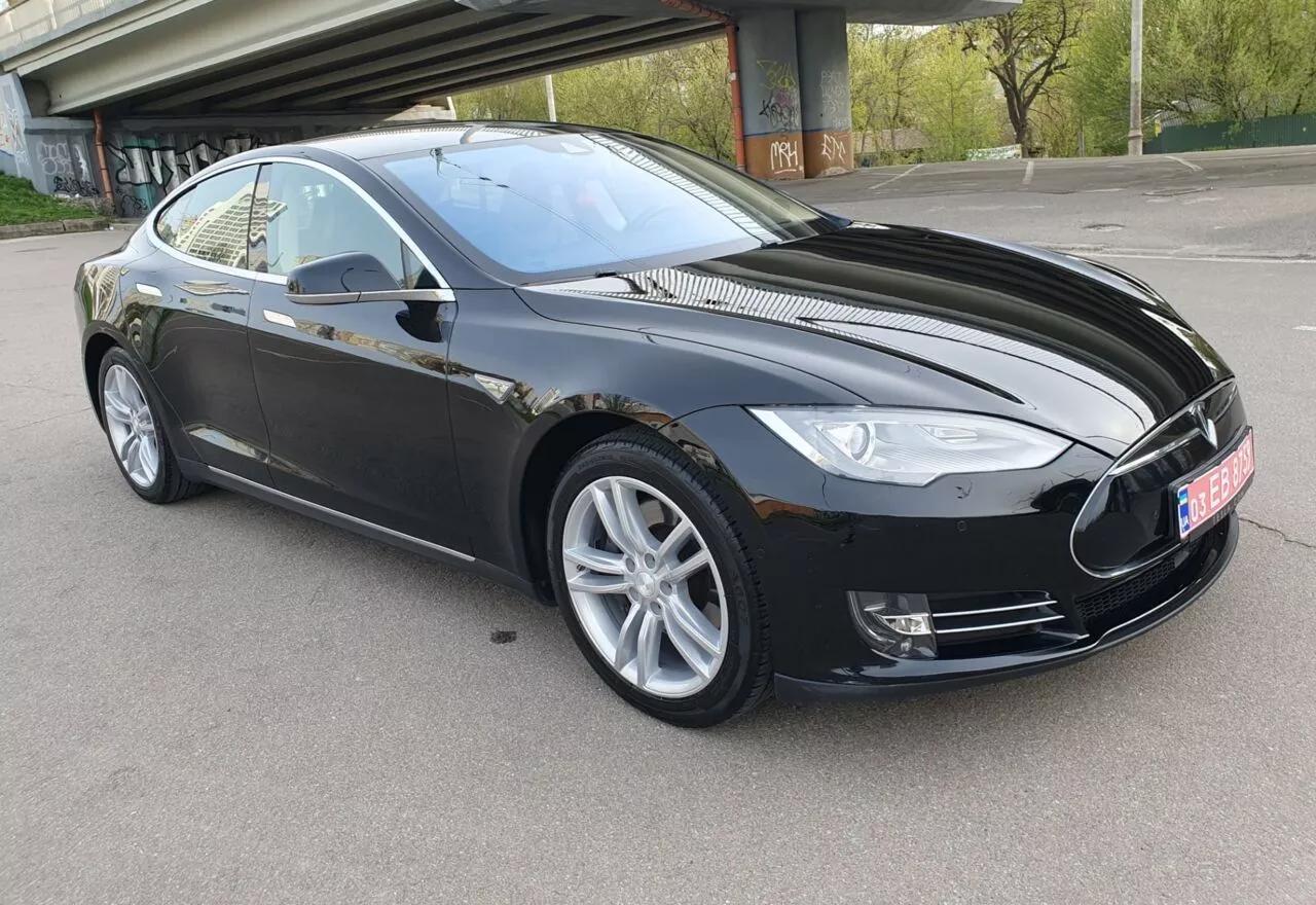 Tesla Model S  85 kWh 2015201