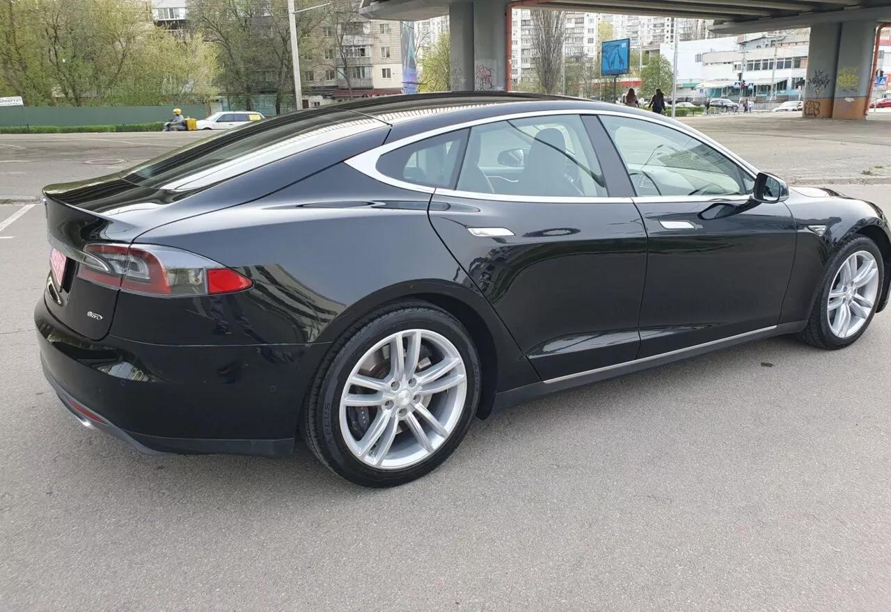 Tesla Model S  85 kWh 2015251
