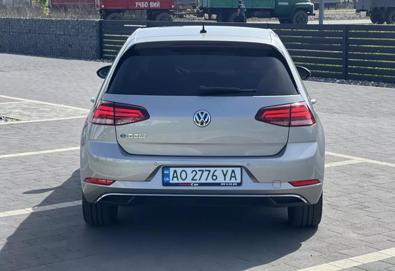 Volkswagen e-Golf  2017thumbnail81