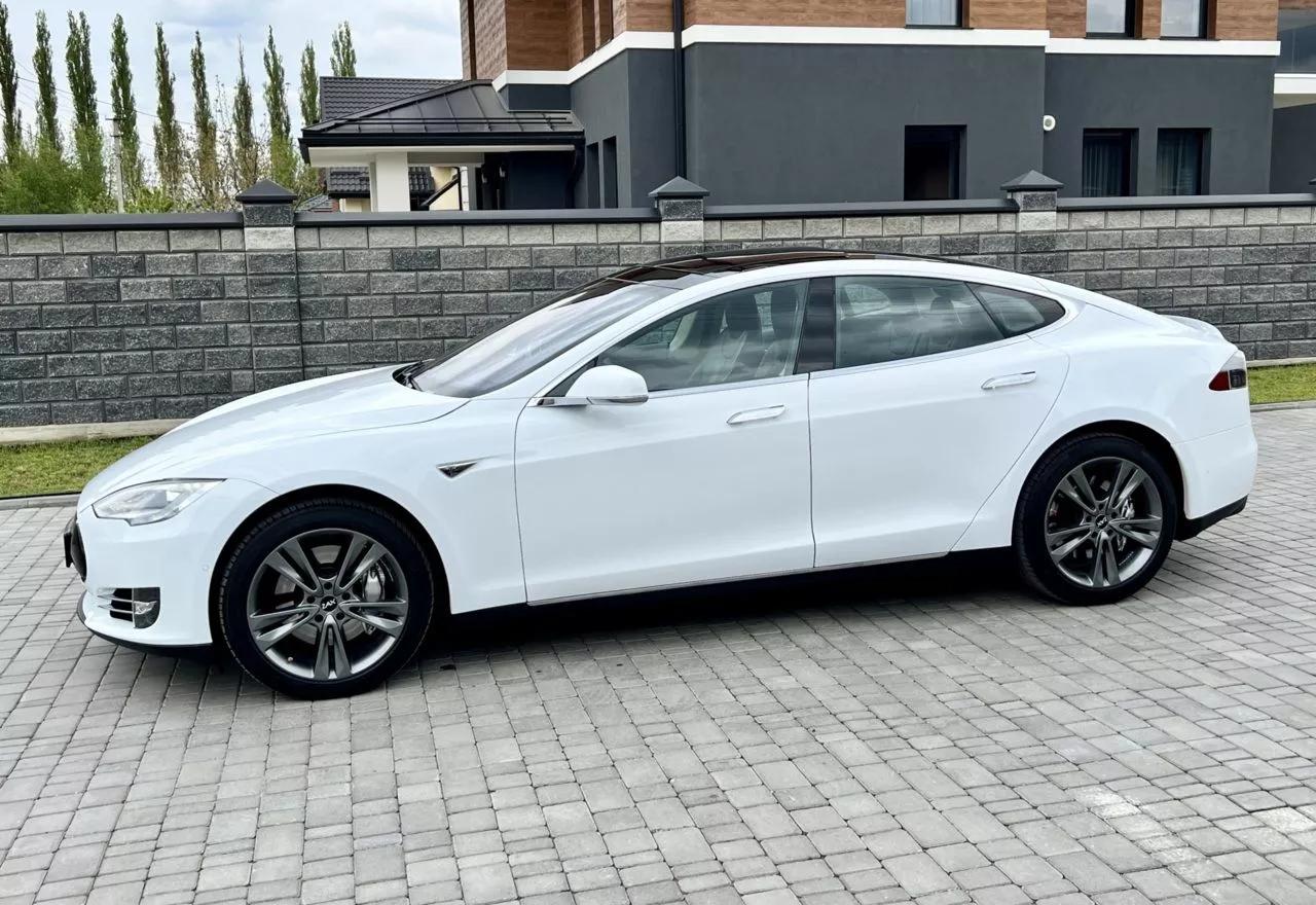 Tesla Model S  85 kWh 2016thumbnail211