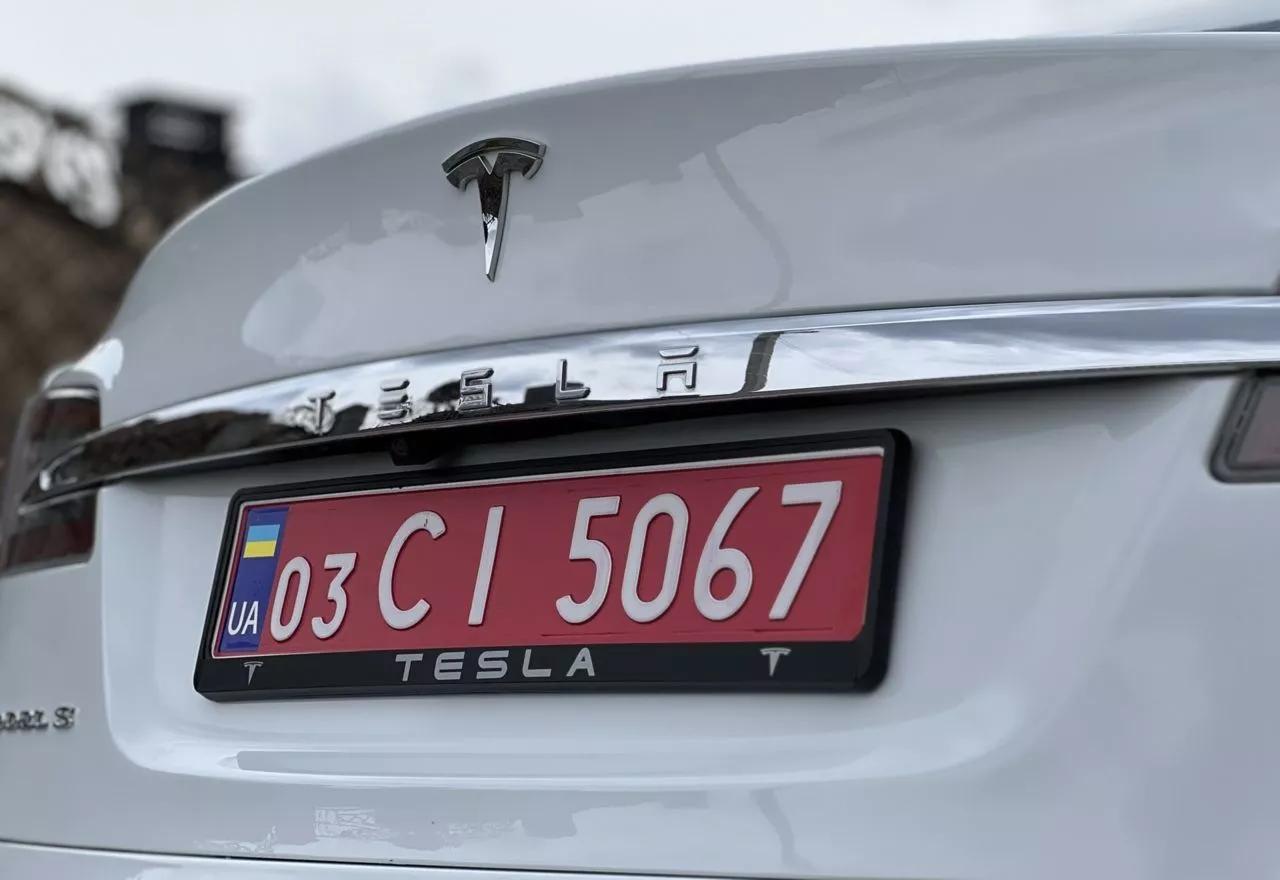 Tesla Model S  85 kWh 201621